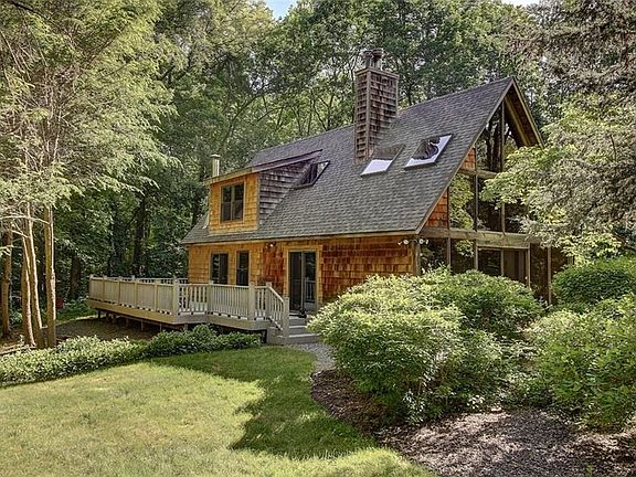 2nd image of 245 Knollridge Dr