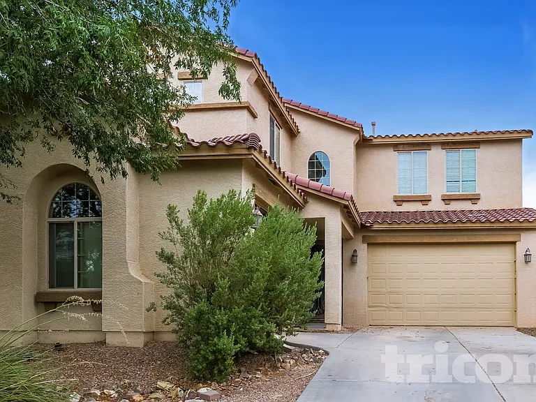42619 W Cheyenne Dr — Photo 1