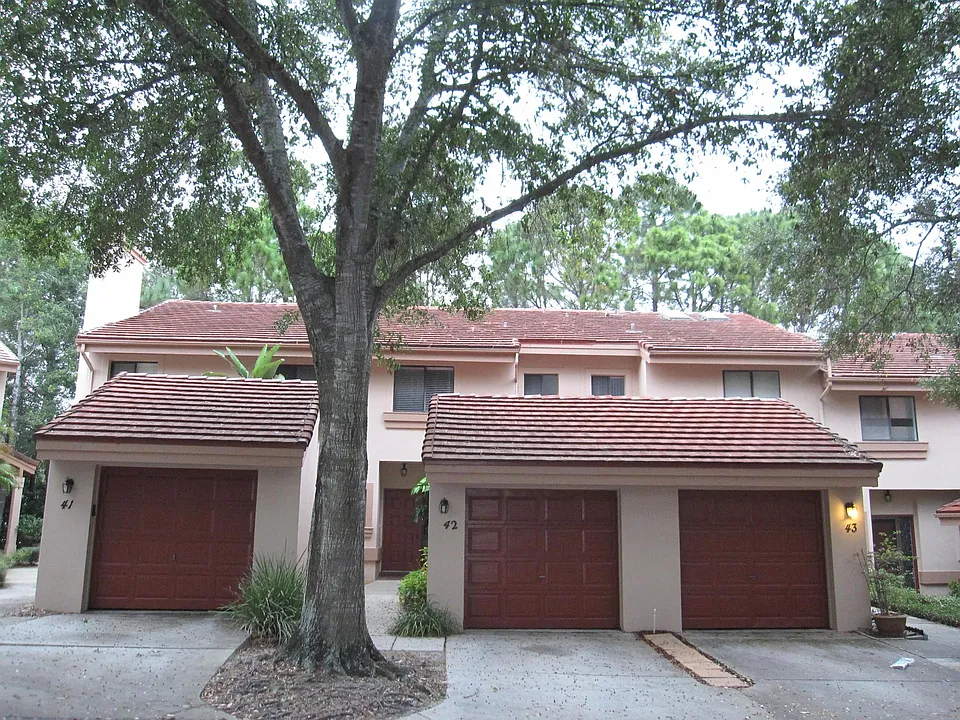 3460 Countryside Blvd #42