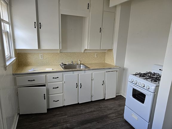 3rd image of 320 E 12th Ave