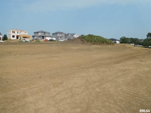 3712 Joyce Ln, Davenport, IA 52806