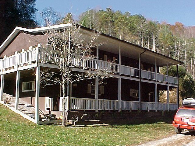 Paradise Valley Trout Lodge - New roof not pictured