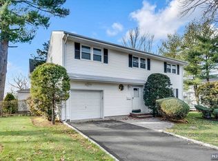 7 N Browning Ave, Tenafly, NJ 07670