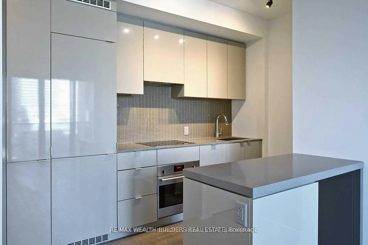 Building Photo - 7 Grenville St #1103