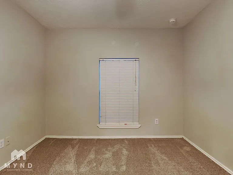 225 Bedford Ln — Photo 11
