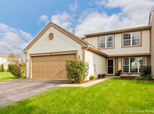 950 Fox Chase Dr, Round Lake Beach, IL