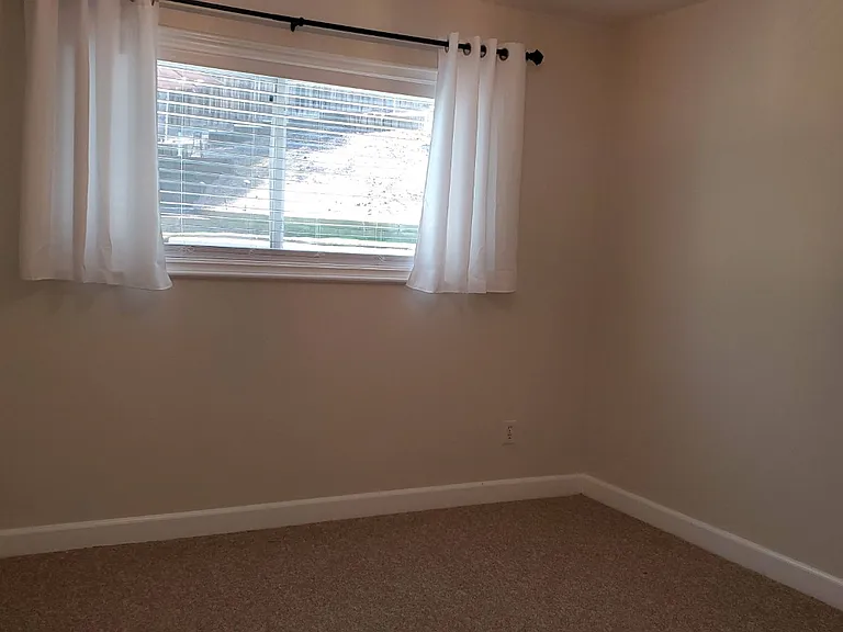 21800 Martinez St — Photo 5