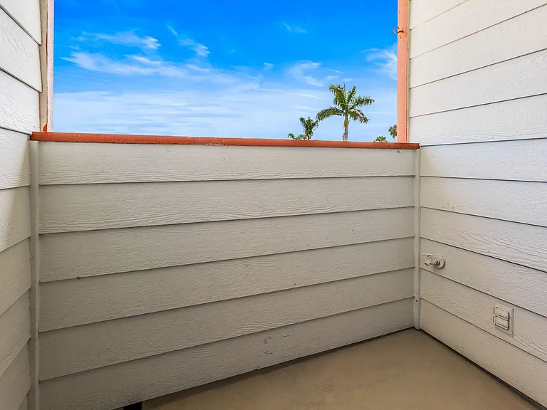 4866 Santa Cruz Ave — Photo 21