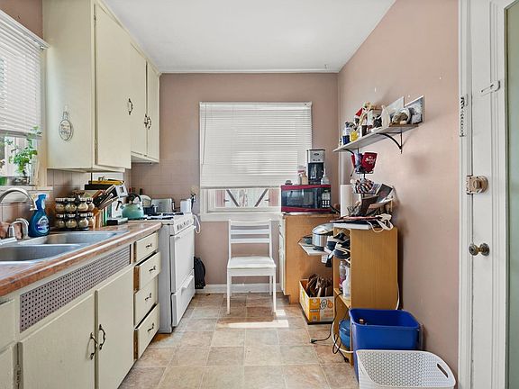 2nd image of 2021 Carey Ct