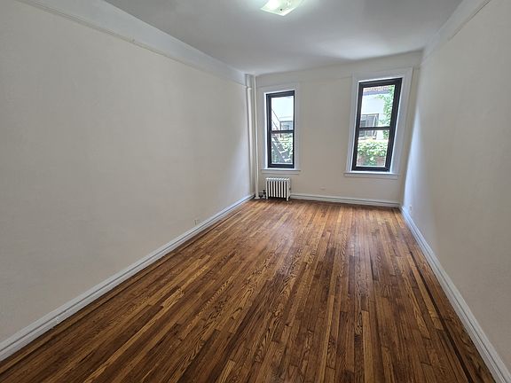5th image of 136 W 4th St APT 2E