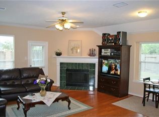 1910 Harbour Crest Dr, Seabrook, TX 77586