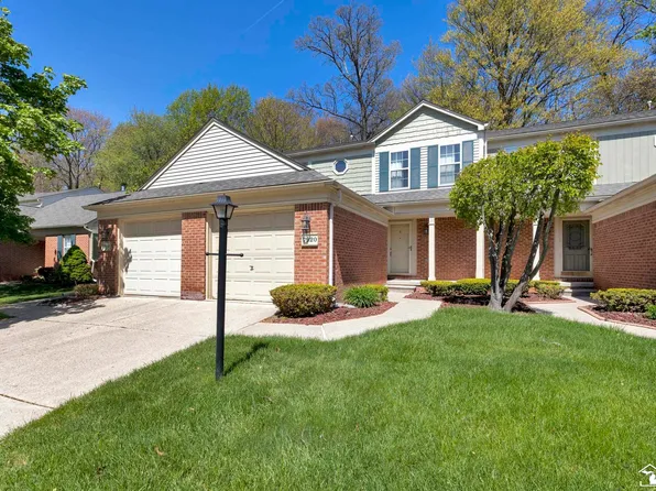 7920 Rivergate Dr, Westland, MI 48185