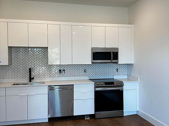 2nd image of 971 Montague Pl