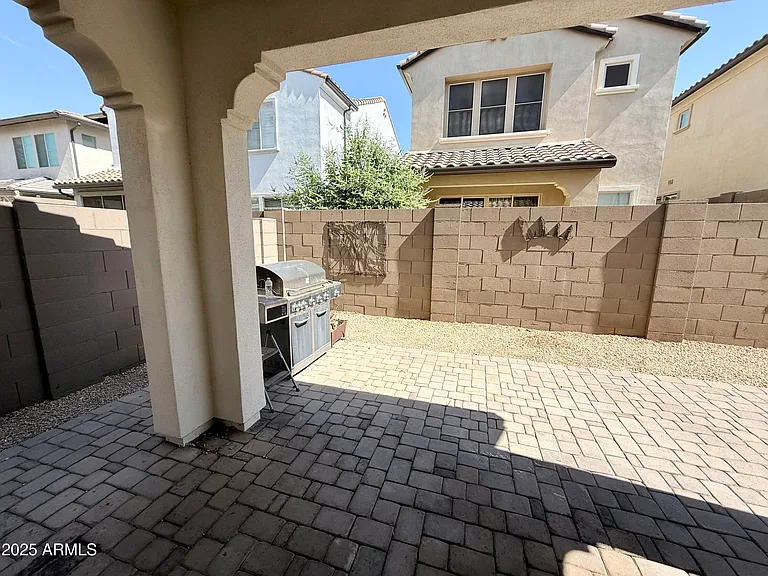 2366 W Gloria Ln — Photo 48