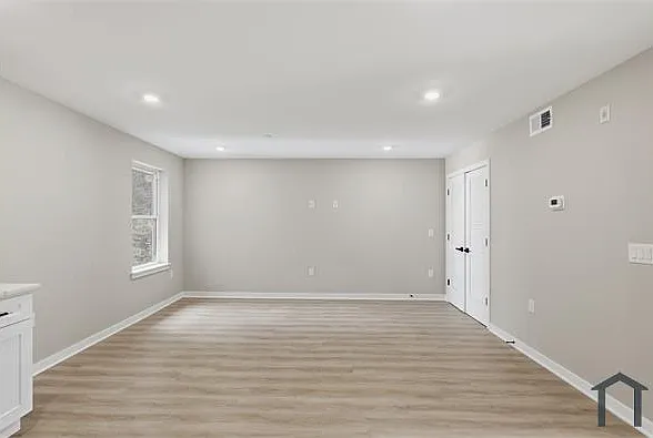 2 bed, 827 sqft, $1,750 — Photo 3