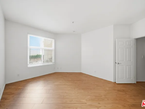 620 S Gramercy Pl APT 127, Los Angeles, CA 90005