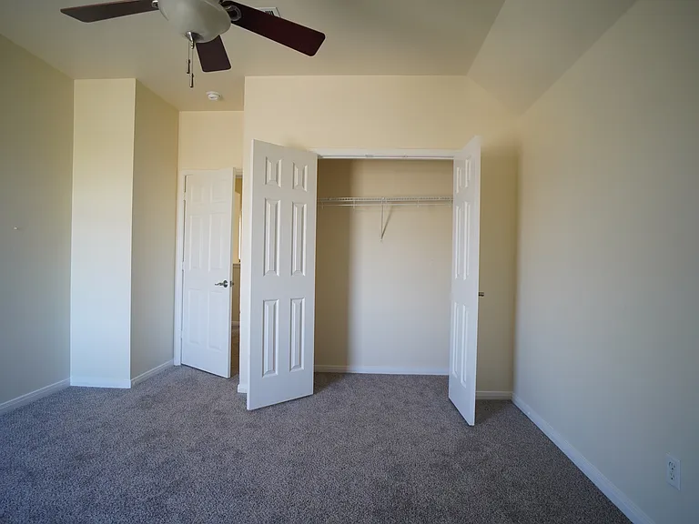 307 Spring Mdw — Photo 14