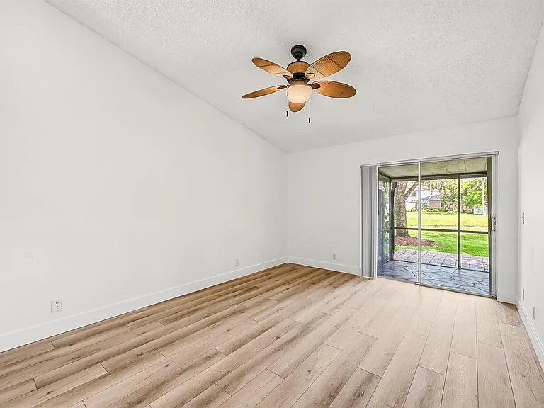 7618 Pinewalk Dr S #132 — Photo 9