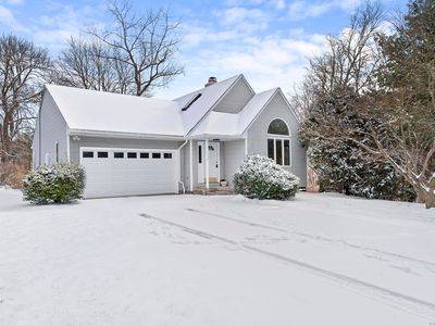 172 S Center St, Windsor Locks, CT, 06096