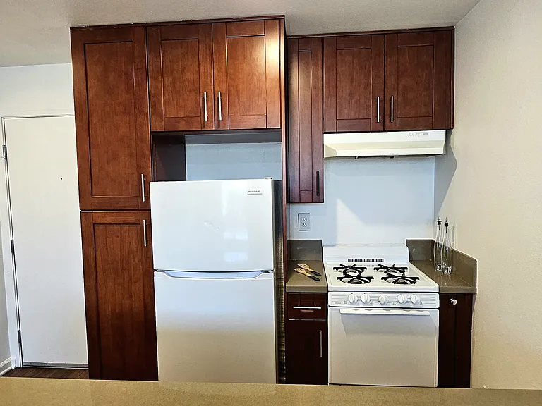 Windward Village Apartments — Photo 59