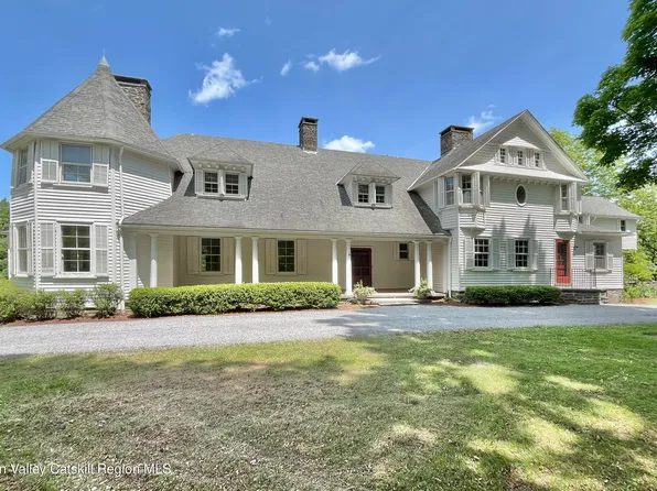 55 Leggett Road, Stone Ridge, NY 12484