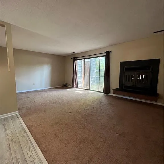 4396 Silverleaf Dr #1 — Photo 7