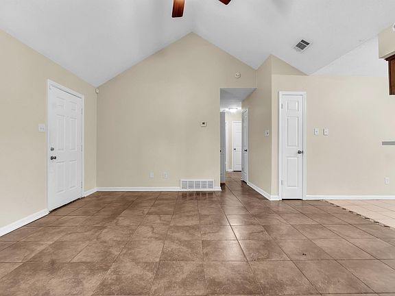 5th image of 1626 Raybrad Dr
