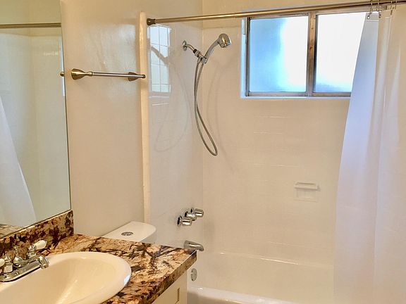 2nd image of 1131 N Fuller Ave APT 4