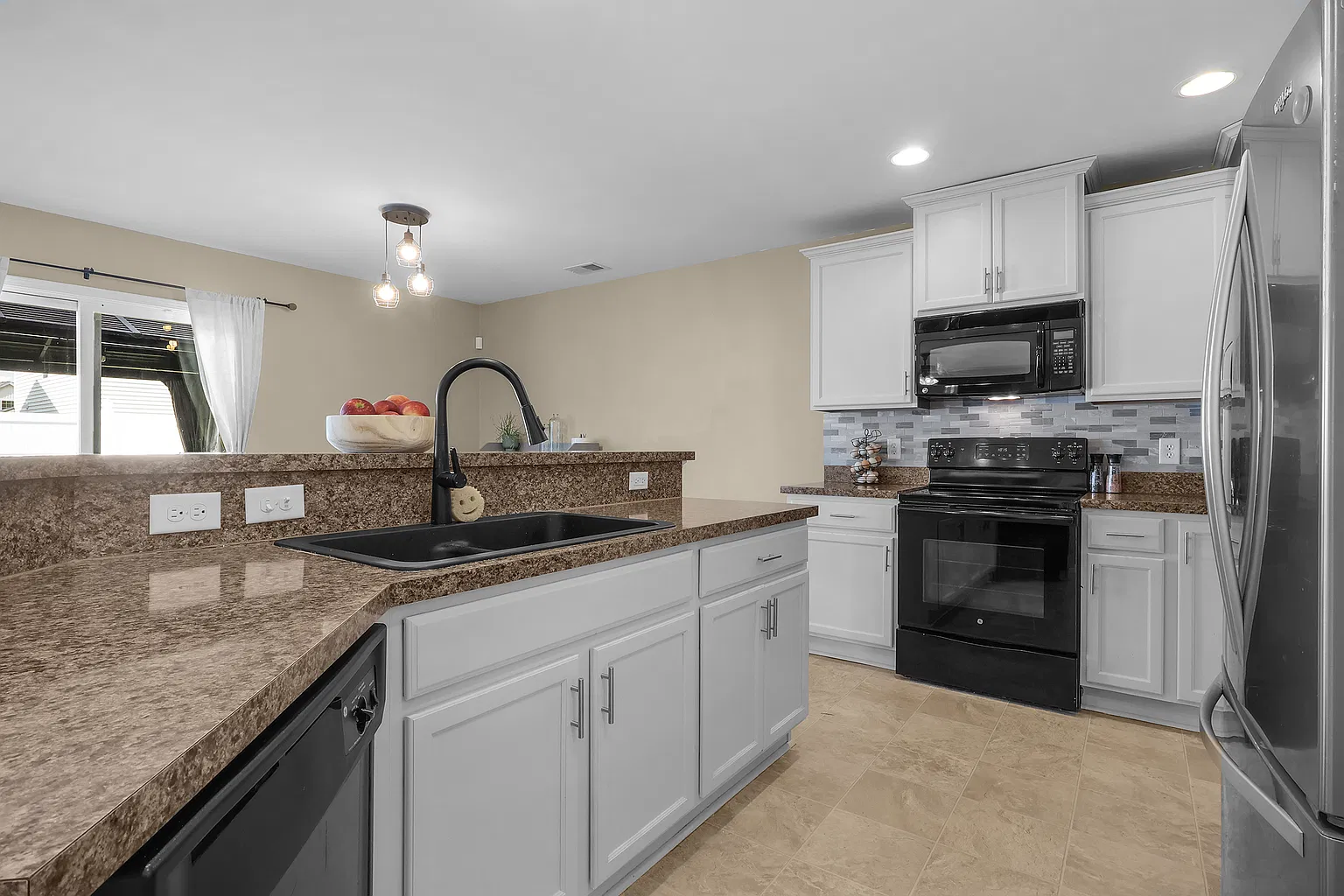 304 Connor Ct — photo 9