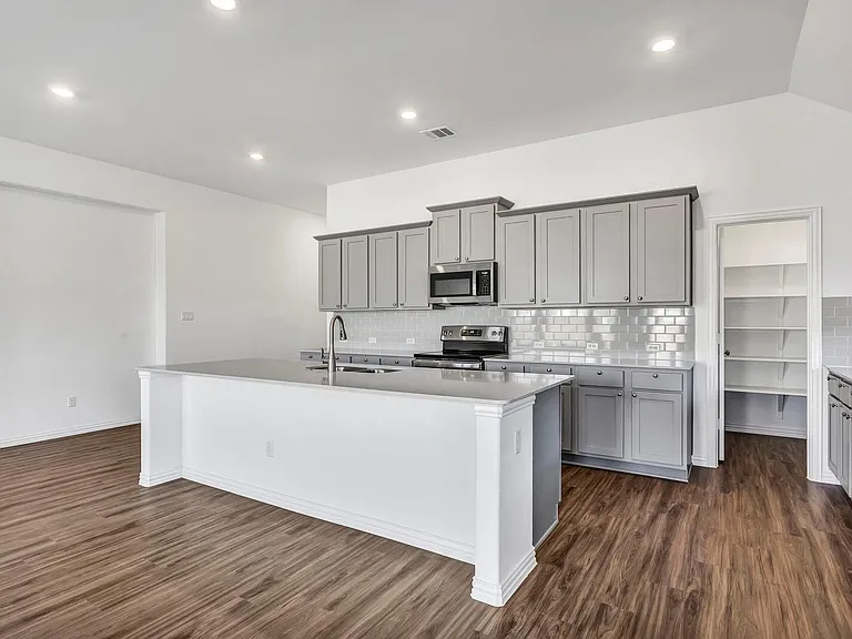 506 Sixpence Ln — Photo 15