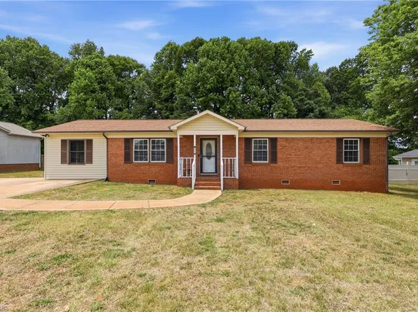 4041 Crescent Ave, Trinity, NC 27370
