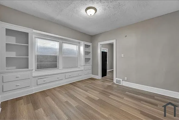 2907 E 117th St #UPPER — Photo 11