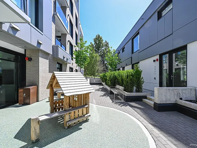 6859 Cambie St #2XX — Photo 13