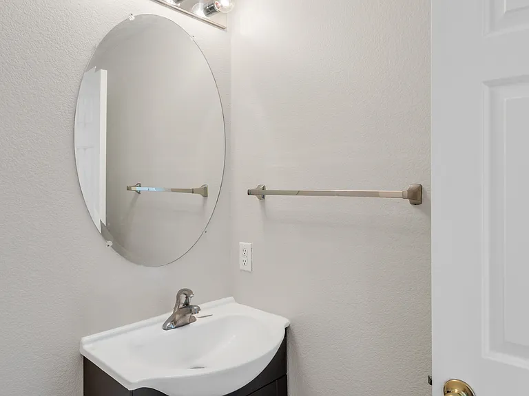 6423 Alderlyn Ave — Photo 7