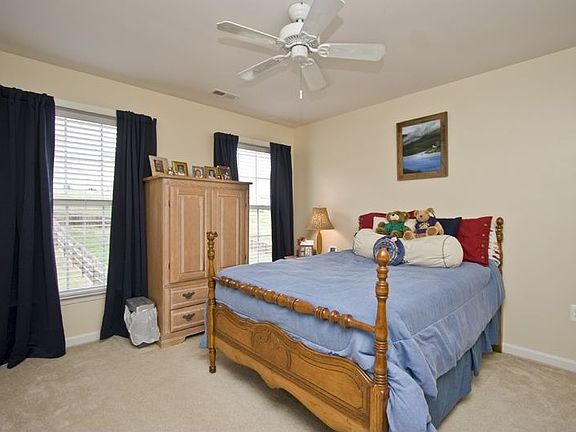 3rd image of 20 Wallace Ln