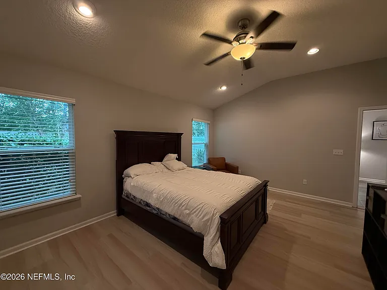 686 Glendale Ln — Photo 19