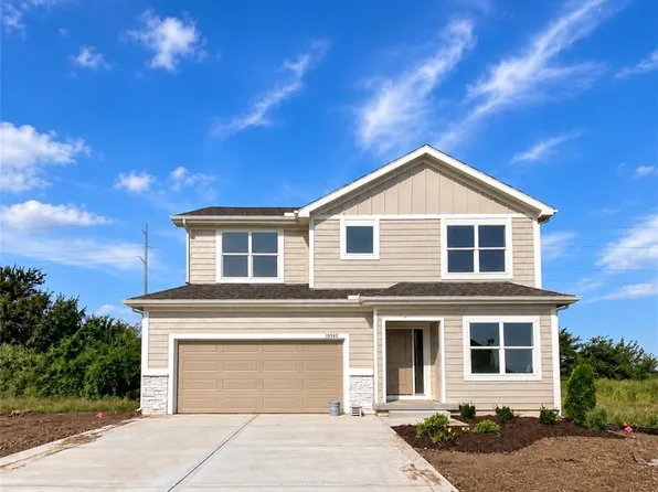 19362 Skyview Ln, Spring Hill, KS 66083