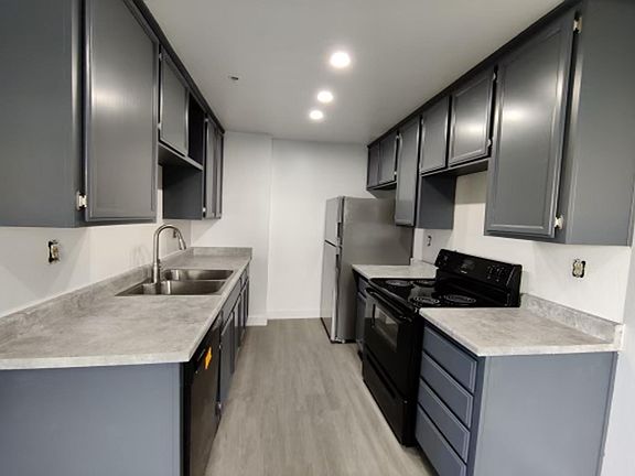 3rd image of 1850 Blossom Ave APT 117