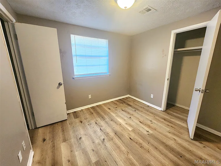 102 White Oak Dr — Photo 12