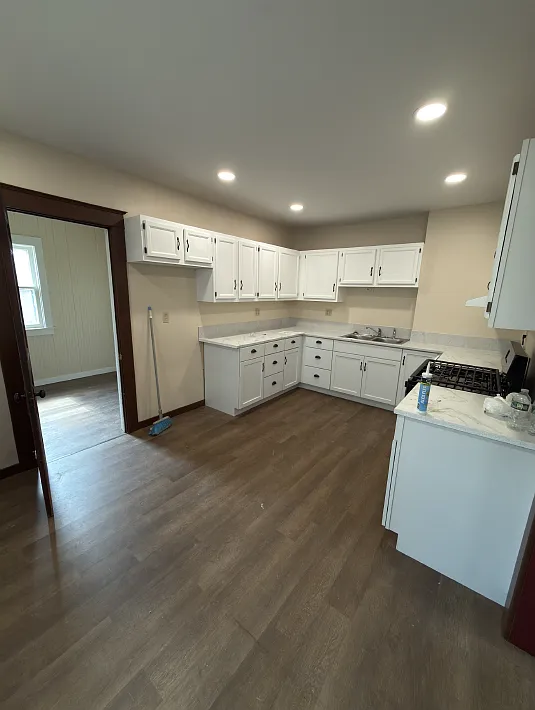 1103-05 College Ave #1