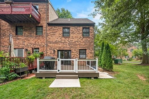 3rd image of 145 Winged Foot Ct