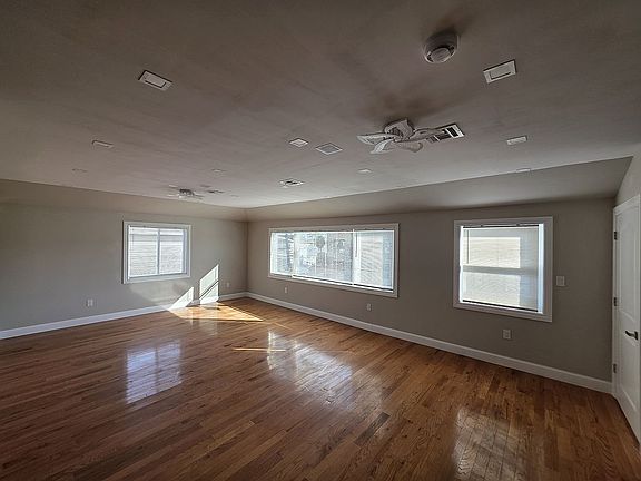 5th image of 17-20 New Haven Ave