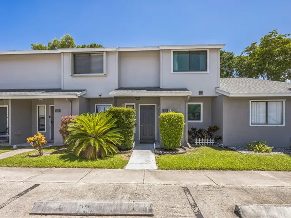 202 Shoreview Drive, Greenacres, FL 33463