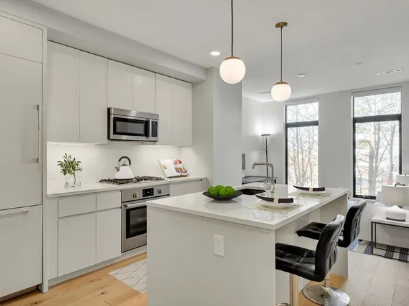 191 Washington St #421, Boston, MA 02135
