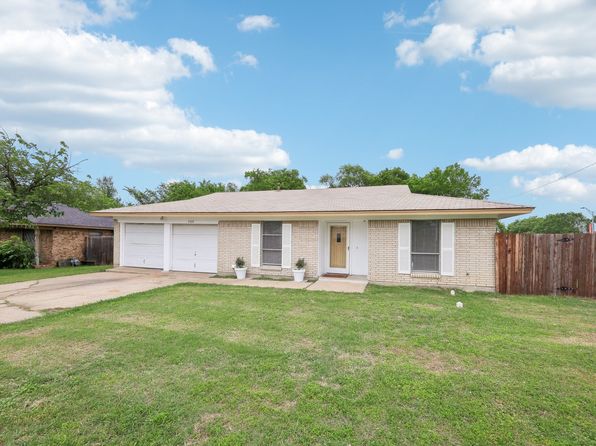 2115 Southridge Dr, Arlington, TX 76010