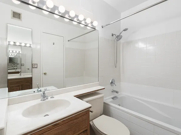 1991 Broadway image 4 of 5