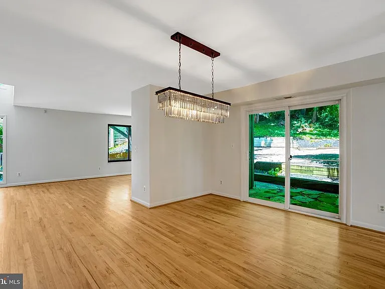 203 W Glendale Ave — Photo 10