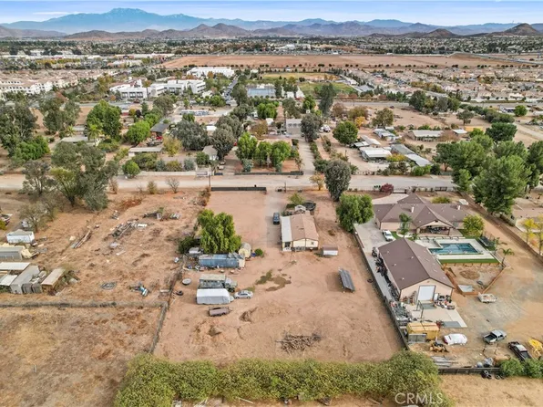 30645 Old Windmill Rd, Menifee, CA 92584