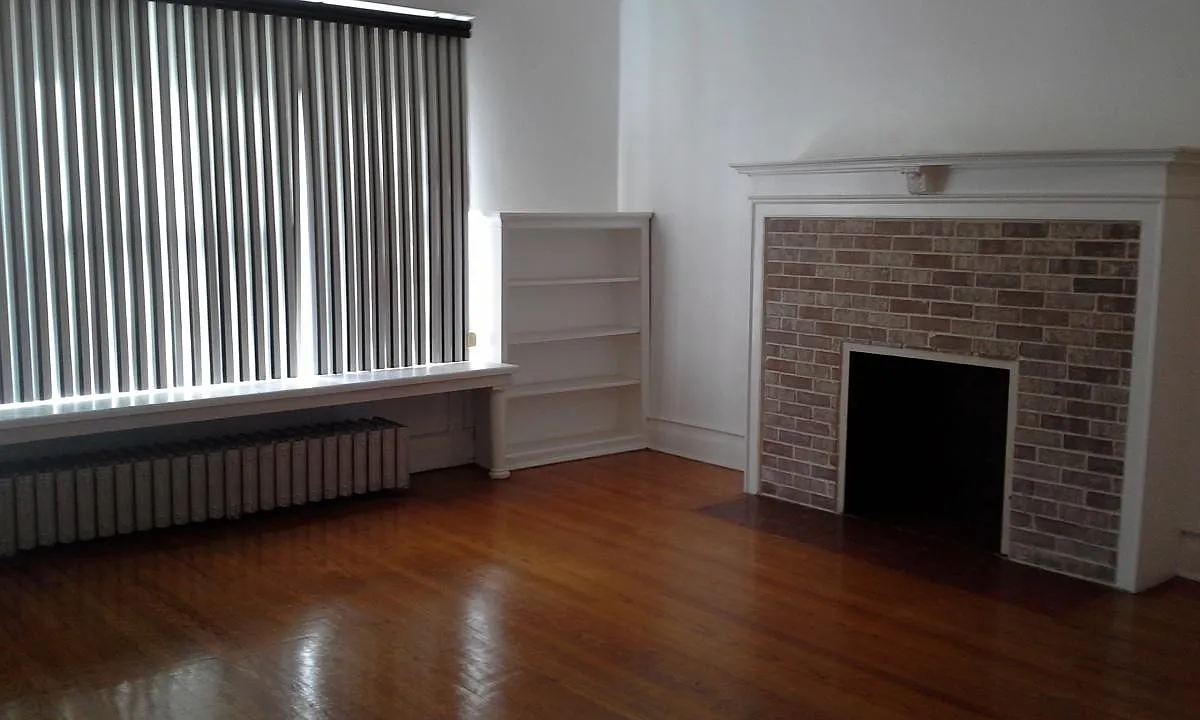 1360 E 48th St photo 1