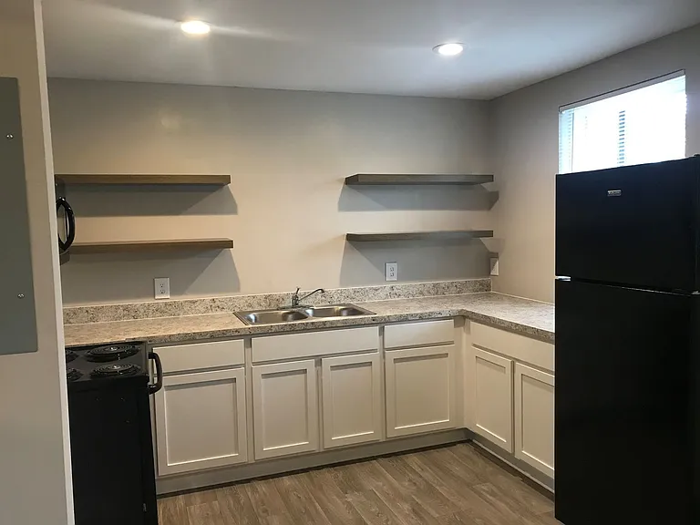 1131 Woodruff Ave — Photo 25